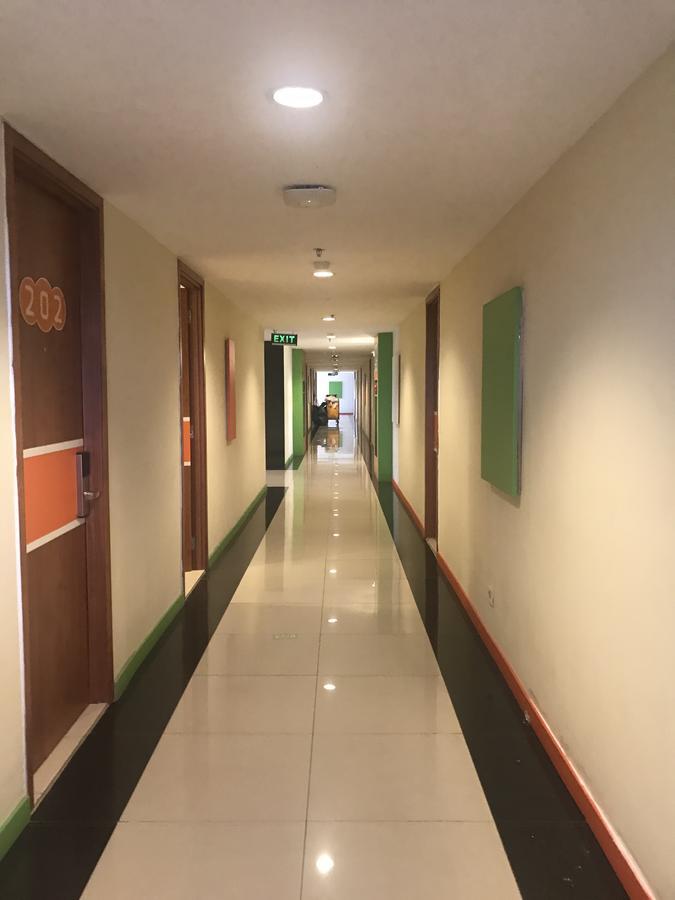 钛金快捷经济型酒店 雅加达 外观 照片